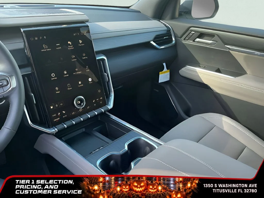 New 2026 Glacier White Tricoat GMC Elevation image 38