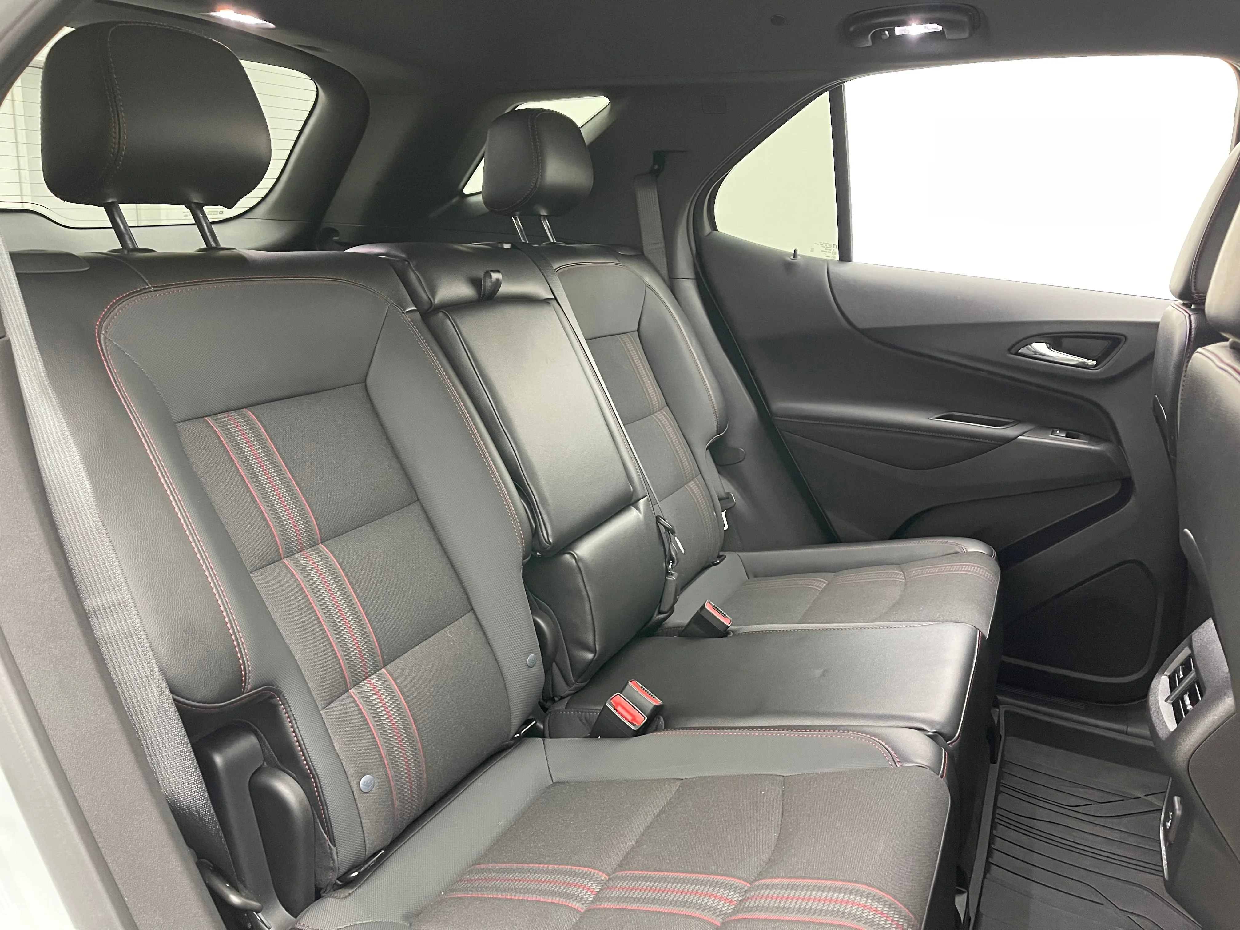 Used 2023 Summit White Chevrolet RS image 34