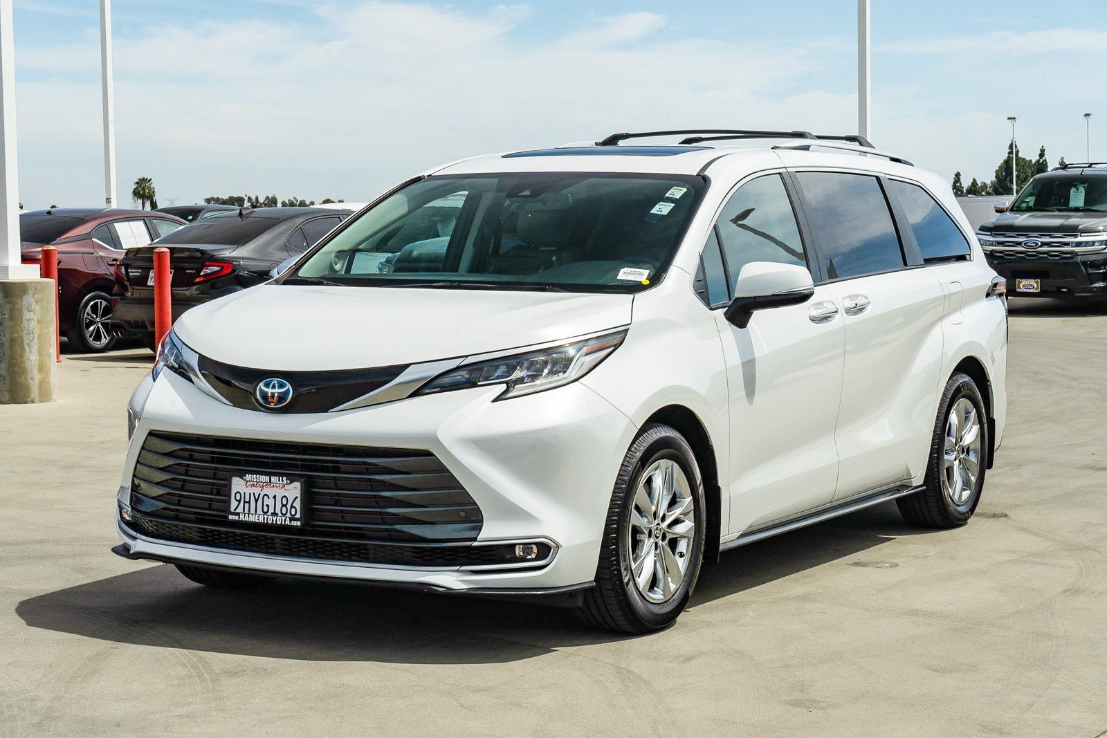 Certified Used 2023 Wind Chill Pearl Toyota Limited image 5