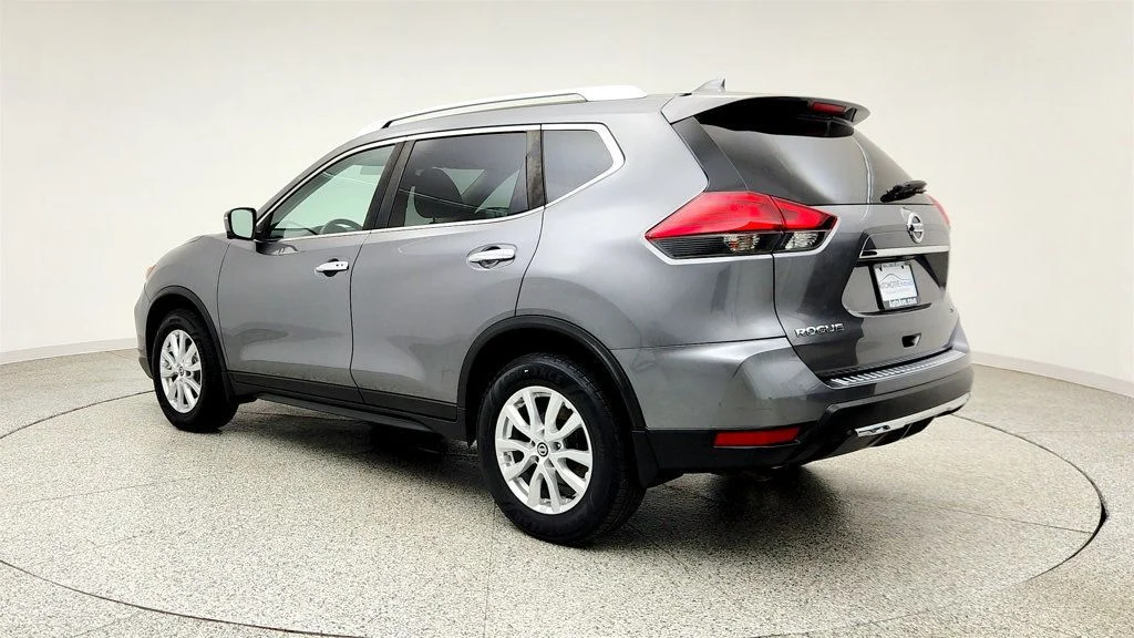 Used 2017 Gun Metallic Nissan 2017.5 AWD SV w/ SV Premium Package & Navigation image 7