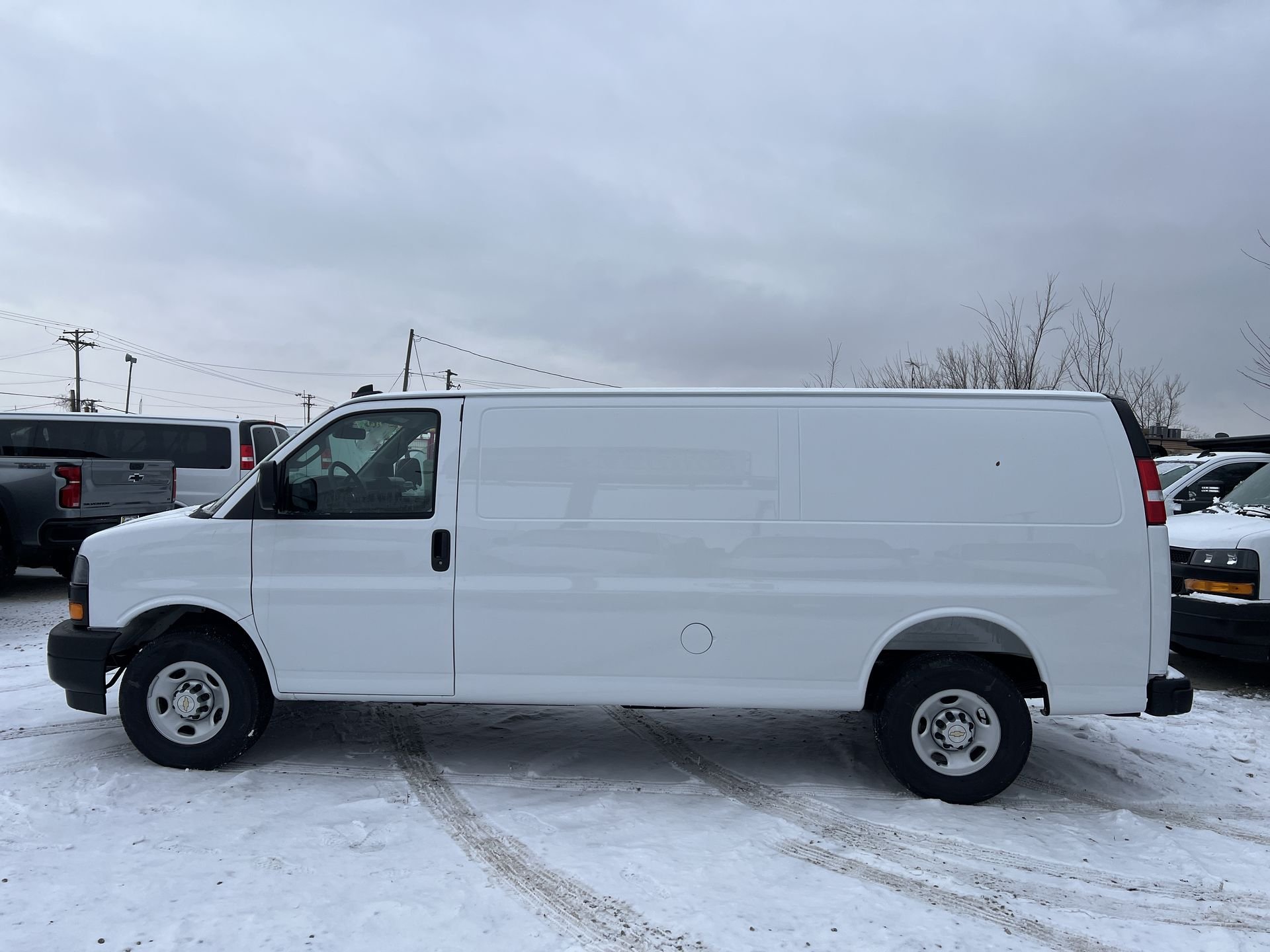 2025 Chevrolet Express Cargo Work Van - Photo 22