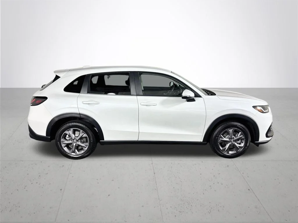 New 2027 Platinum White Pearl Honda LX image 5