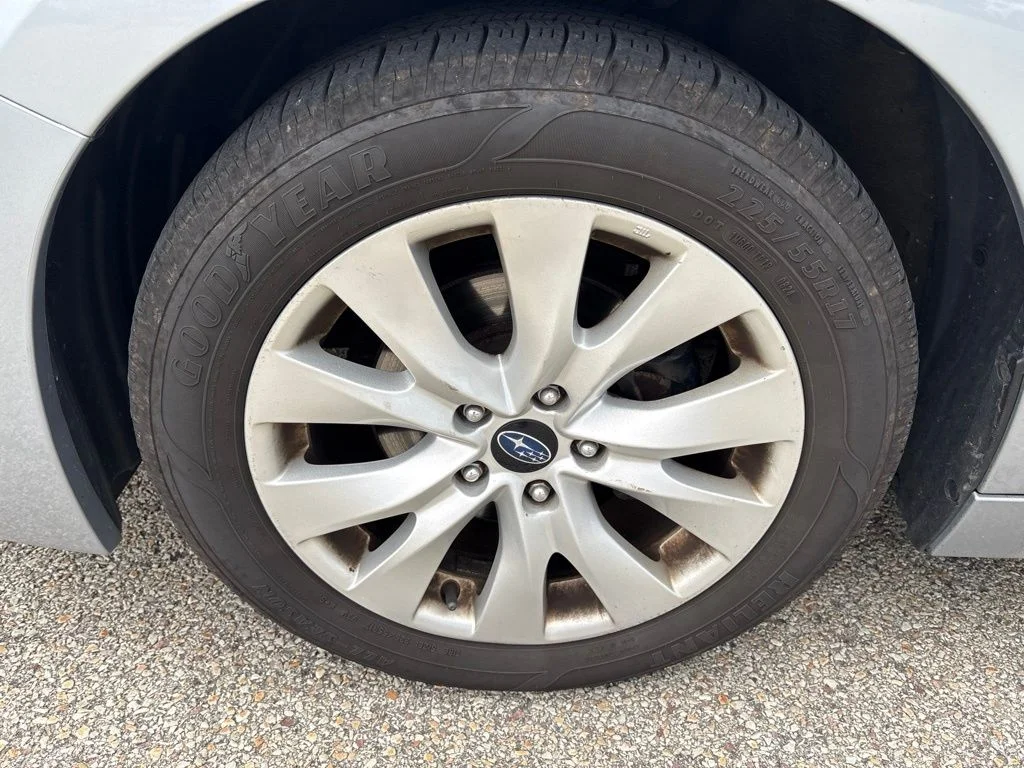 Used 2016 Silver Subaru 2.5i image 12