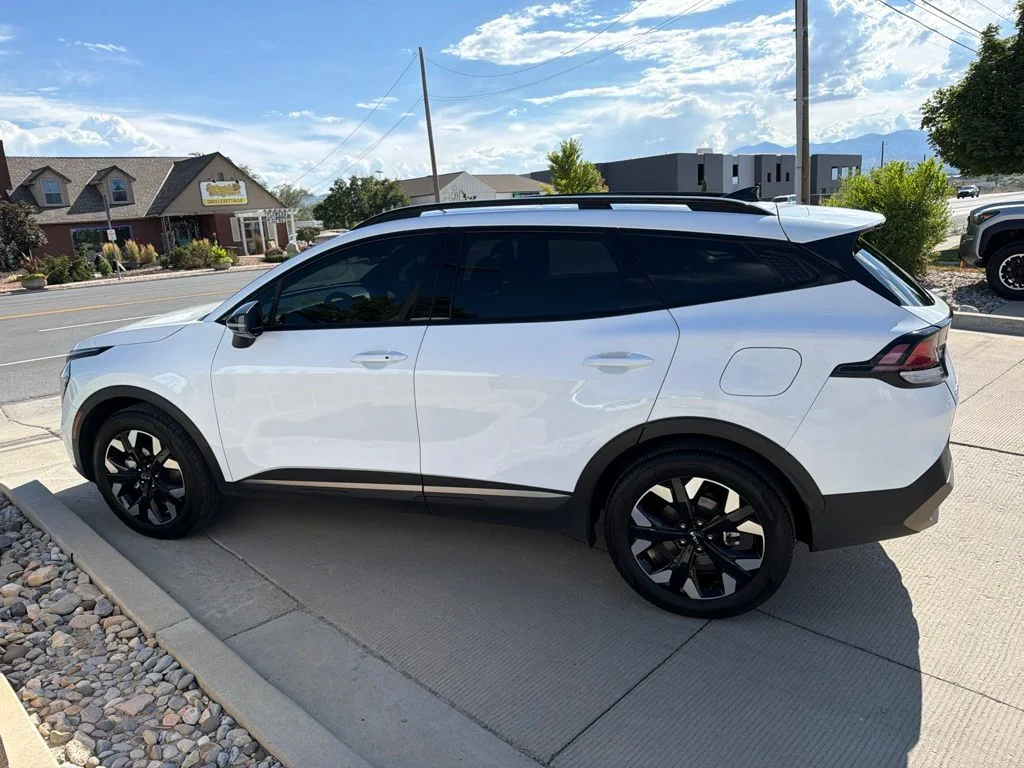 Used 2023 White Kia X-Line image 4