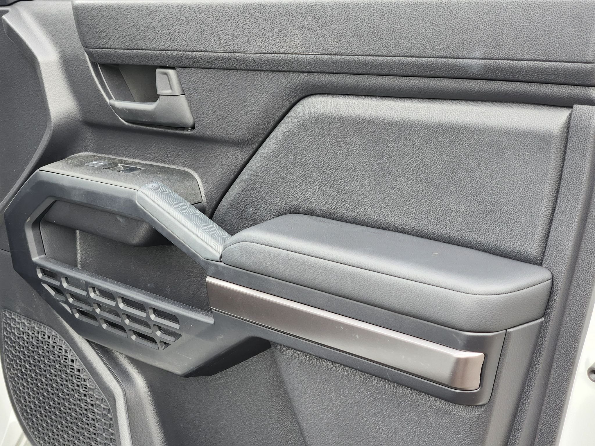 Used 2025 Ice Cap Toyota SR5 image 19