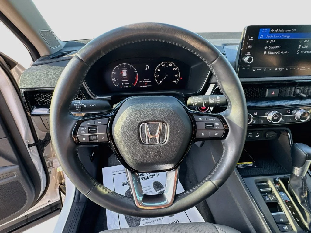 Used 2024 White Honda EX-L image 11