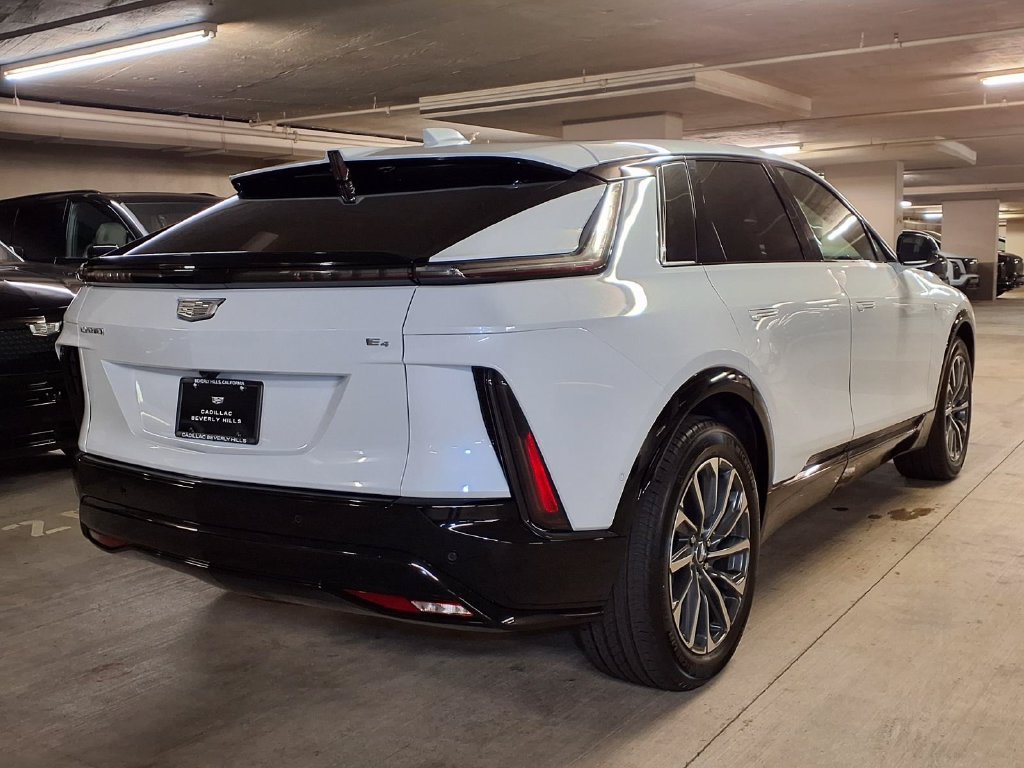 2027 Cadillac LYRIQ Sport - Photo 8