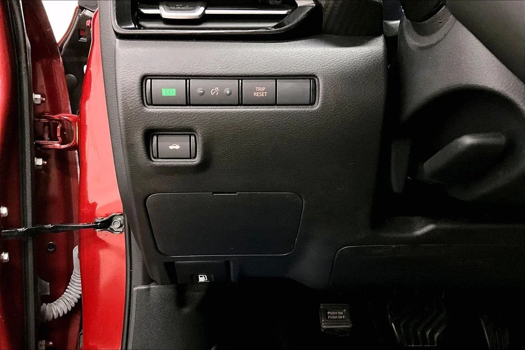Used 2023 Red Nissan SR image 15