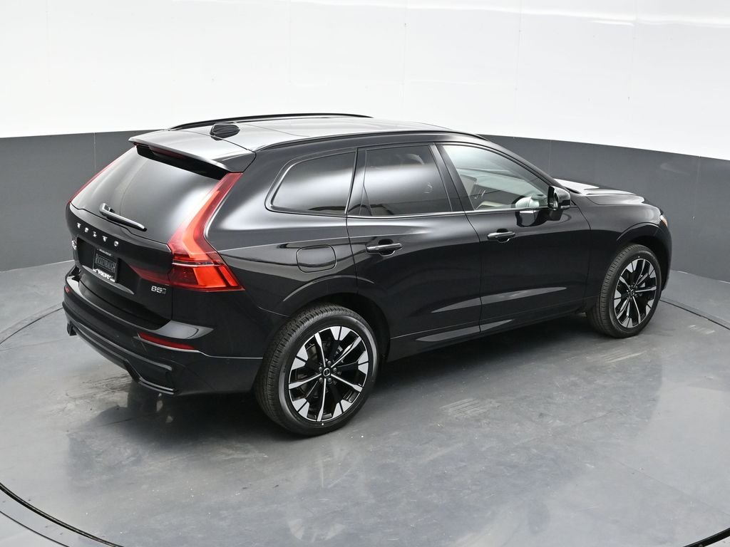 2026 Volvo XC60 Plus - Photo 22