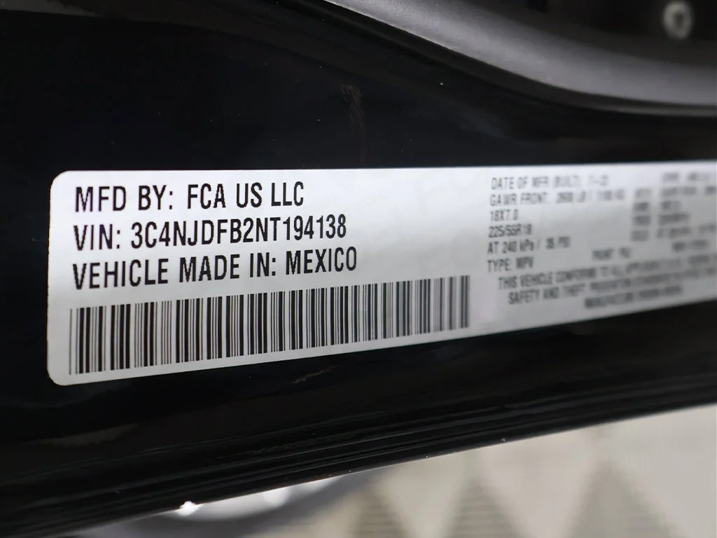 Used 2022 Black Jeep Latitude Lux image 47