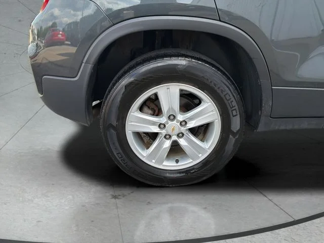 Used 2018 Gray Chevrolet LT image 32