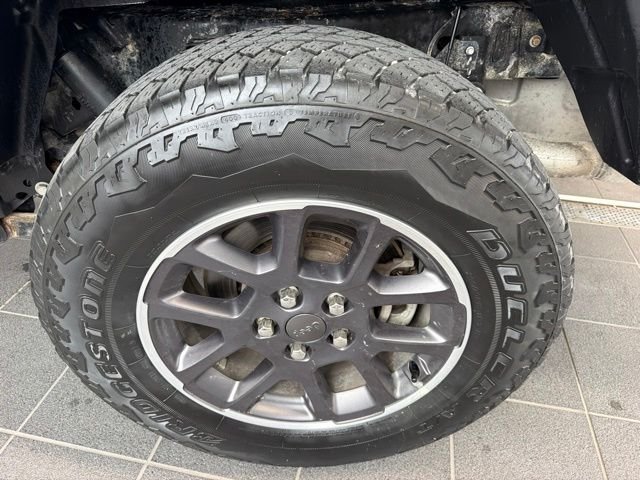 Used 2022 Blue Jeep Overland image 5