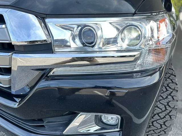 Used 2017 Black Toyota  image 9