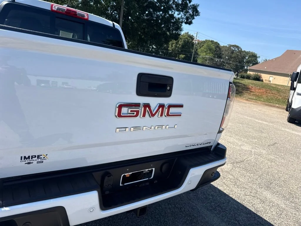 Used 2022 SUMMIT WHITE GMC 4WD Denali image 30