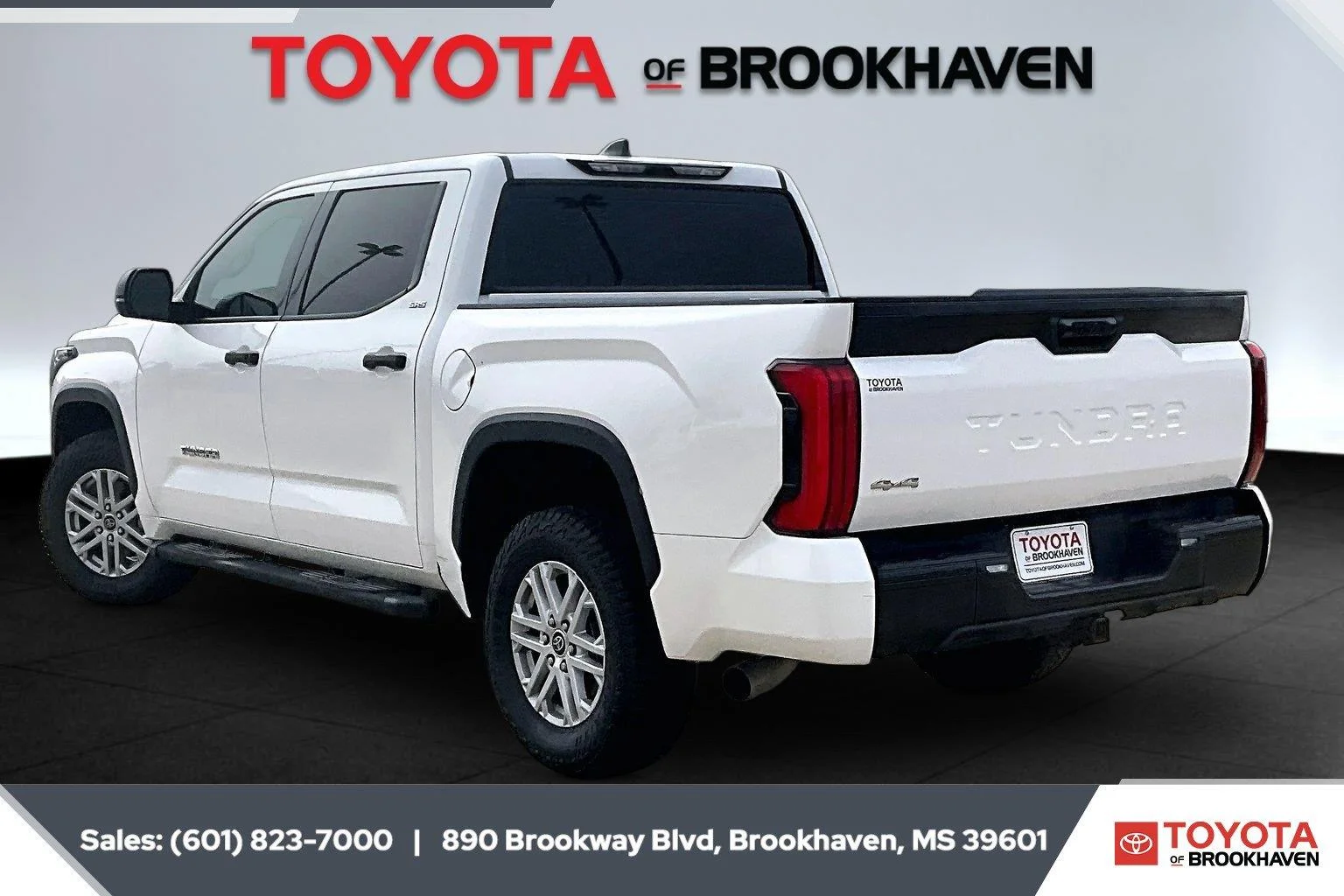 Used 2023 Ice Cap Toyota SR5 image 2