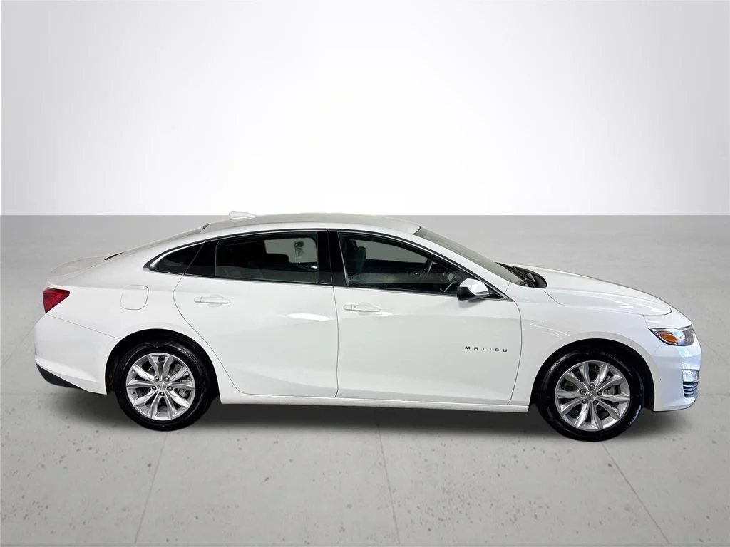 Used 2023 White Chevrolet LT image 5