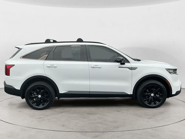 Used 2021 White Kia S image 6