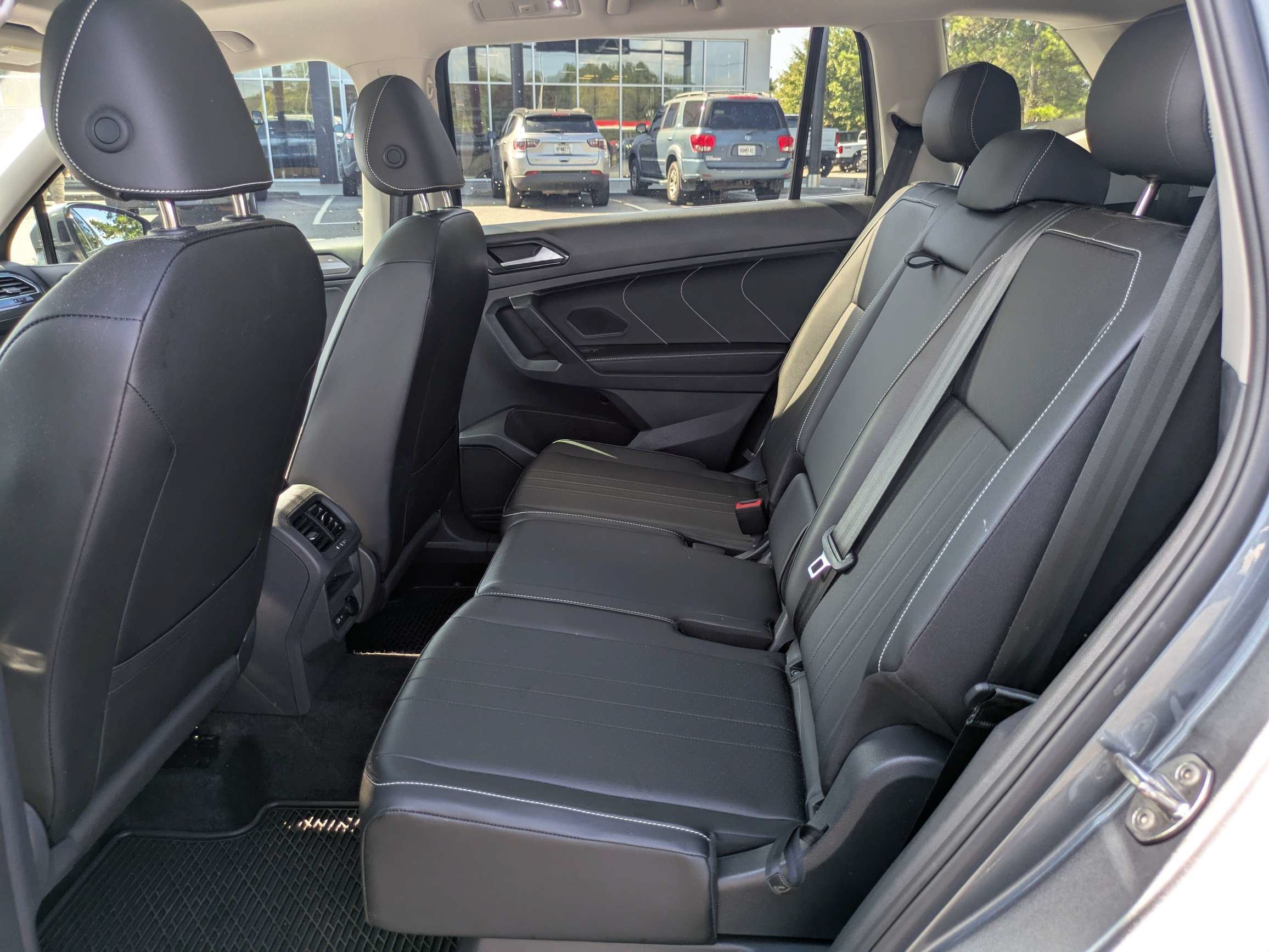 Used 2024 Gray Volkswagen 2.0T SE image 11