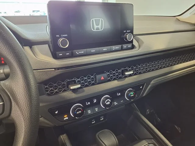 2025 Honda Accord SE - Photo 13