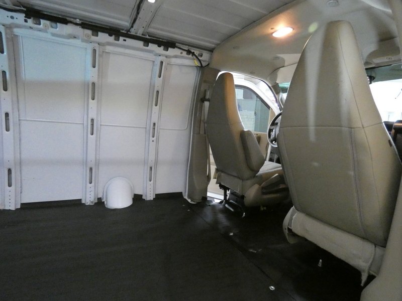 Used 2023 SUMMIT WHITE Chevrolet RWD 2500 135" image 20