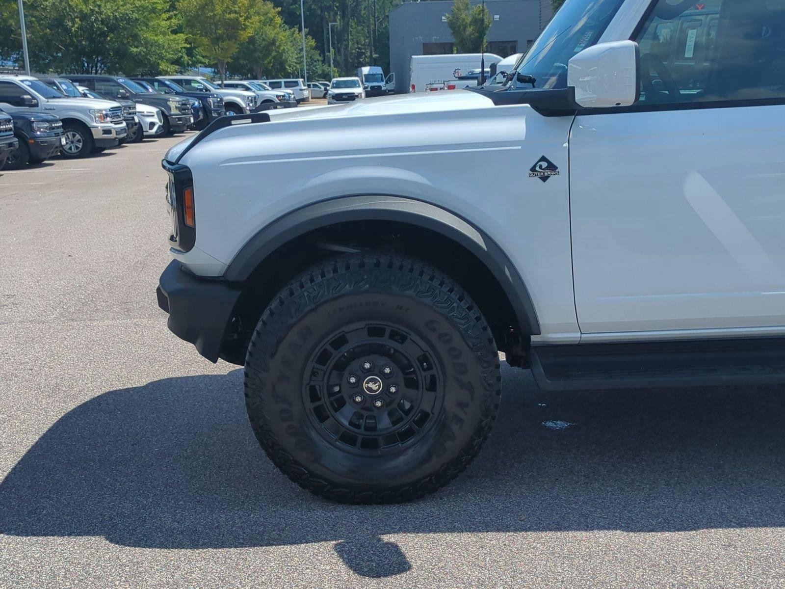 Used 2026 Oxford White Clearcoat Ford Outer Banks image 10