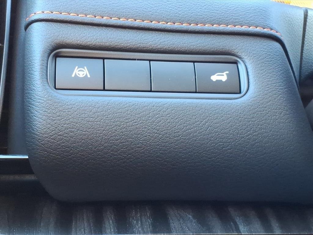 New 2026 Aspen White TriCoat / Super Black Two-tone Nissan PRO-4X® image 20