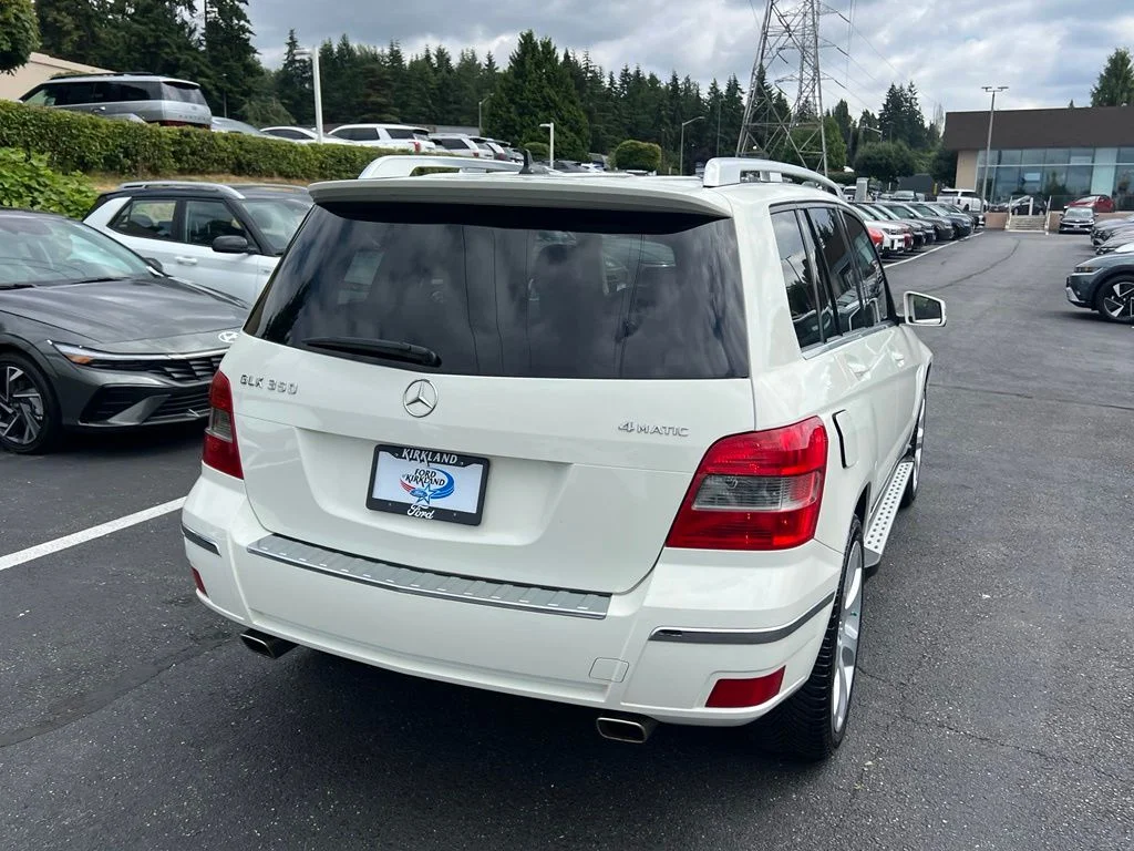 Used 2011 Arctic White Mercedes-Benz GLK 350 image 7