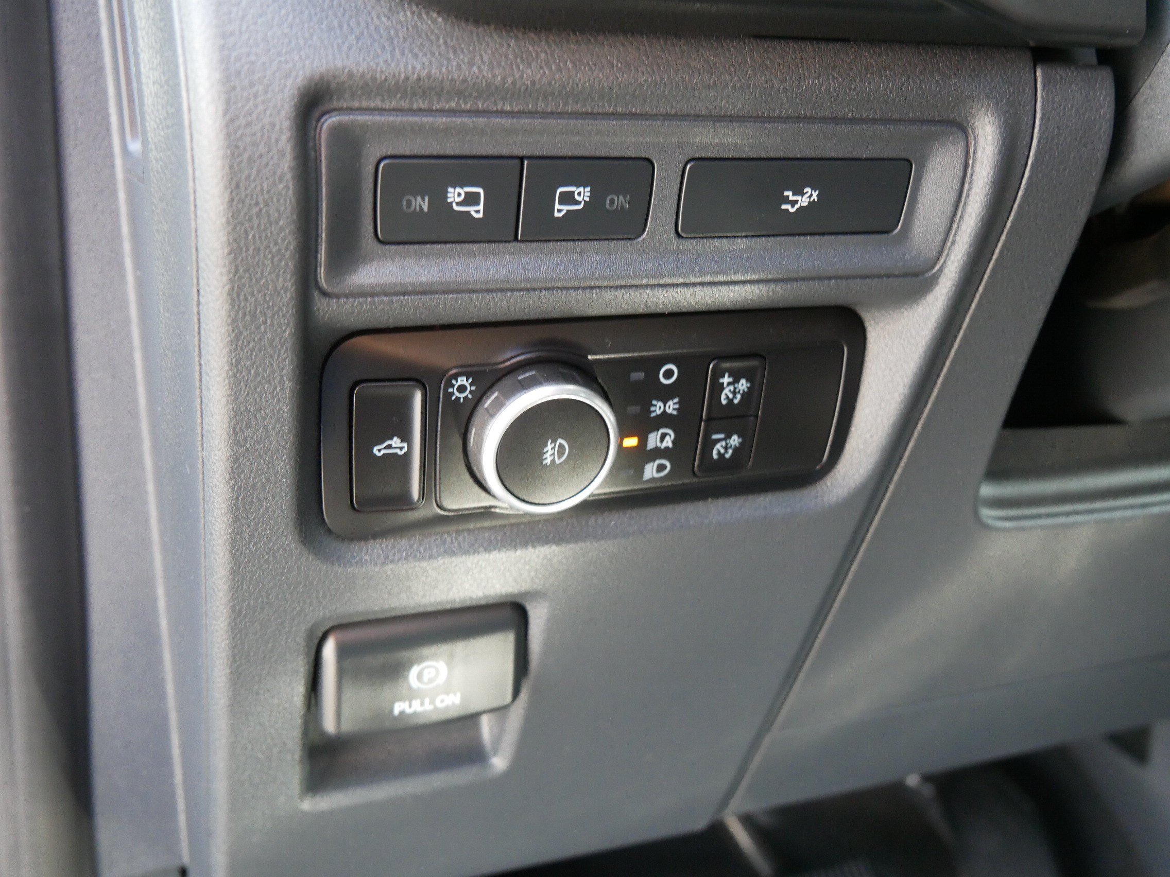 Used 2023 Gray Ford XLT image 19
