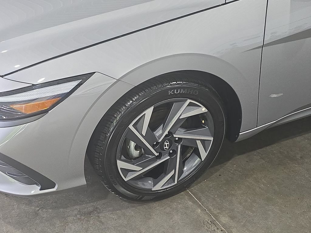 2025 Hyundai Elantra SEL - Photo 12