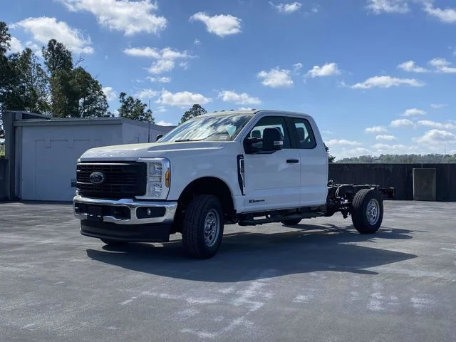 New 2026 Oxford White Ford F-250® XL image 7