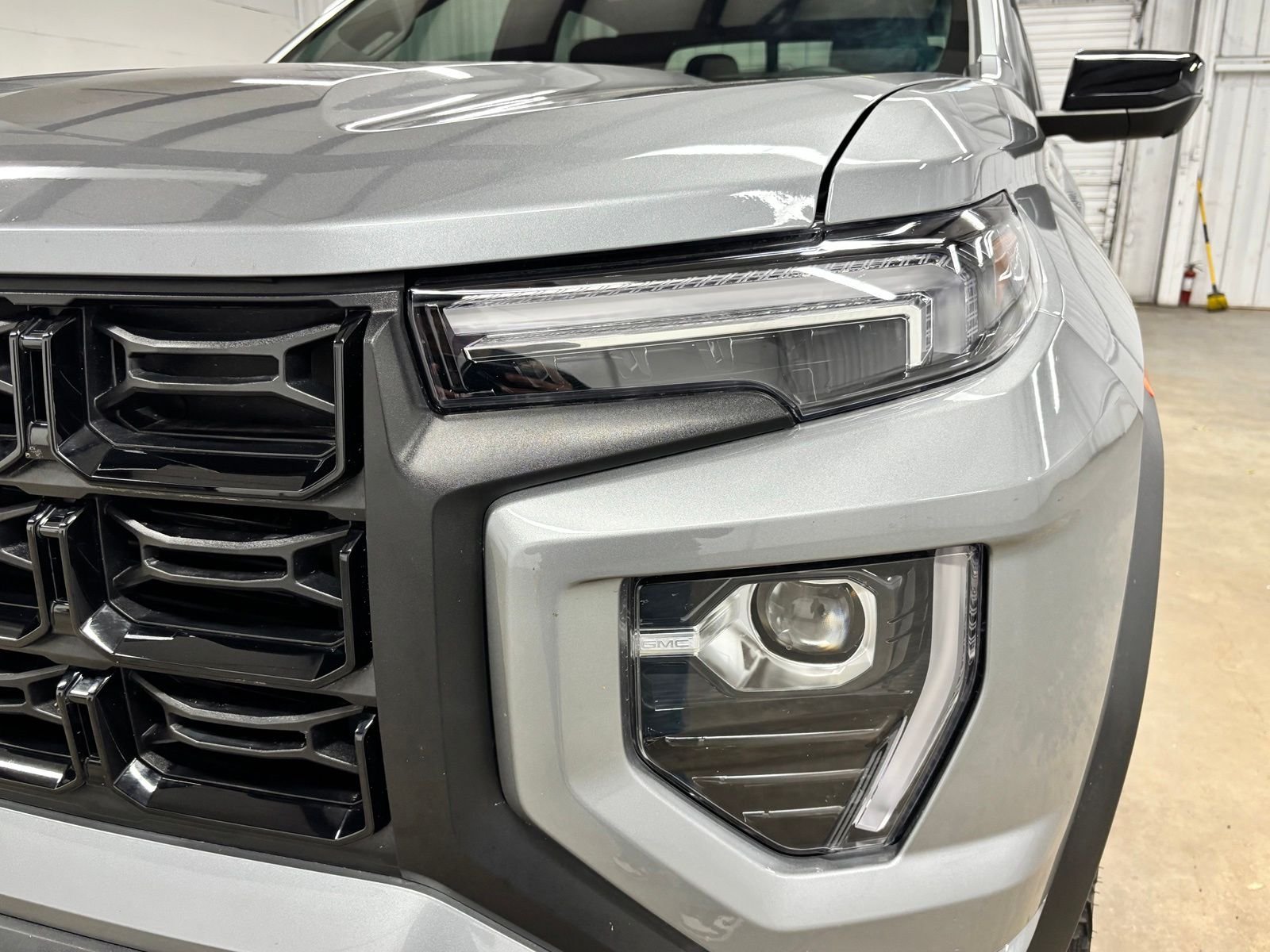 Used 2025 Silver GMC Elevation image 8