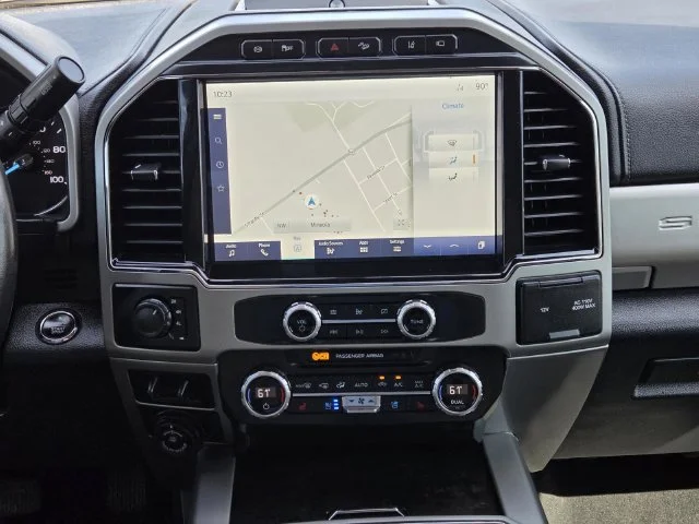 Used 2022  Ford Lariat image 14