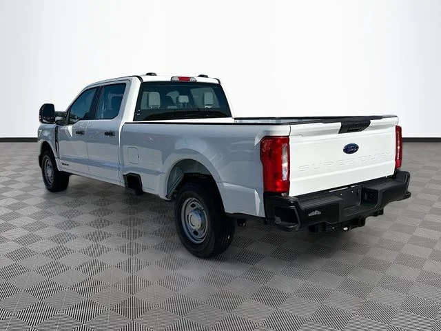 New 2026 Oxford White Ford XL image 4
