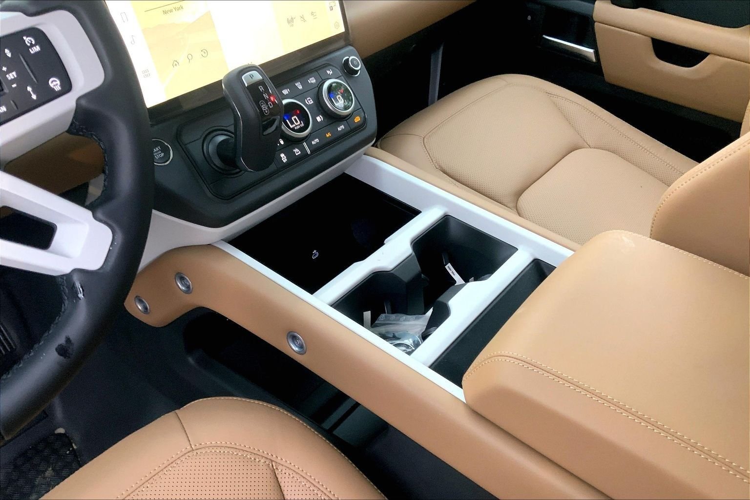 New 2026 Fuji White Land Rover S image 7