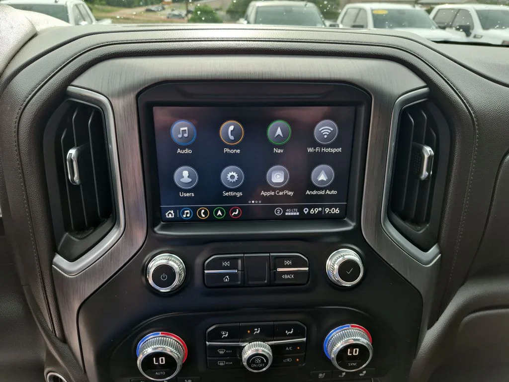Used 2020 White GMC Denali image 25
