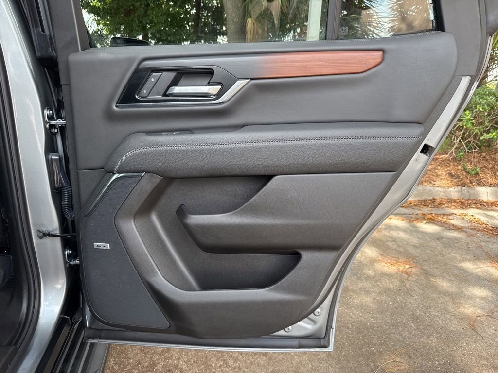 Used 2025 Sterling Metallic GMC Denali image 27