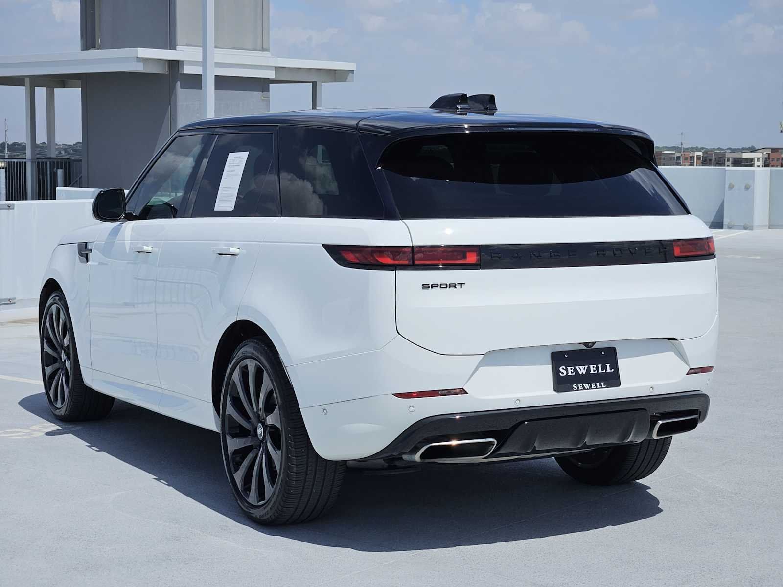 Certified Used 2024 Fuji White Land Rover Dynamic SE image 5