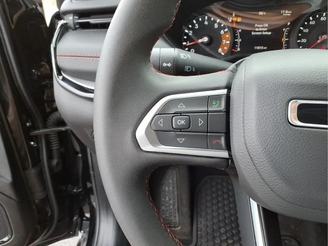 Used 2025 Black Jeep Trailhawk image 25