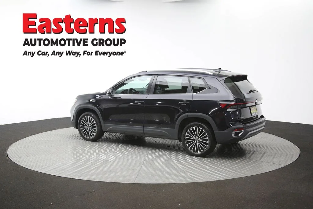 Used 2025 Black Volkswagen 1.5T SE image 61