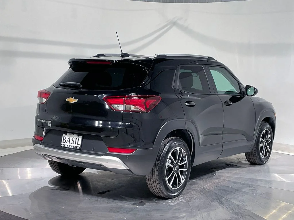 Used 2025 Black Chevrolet LT image 11