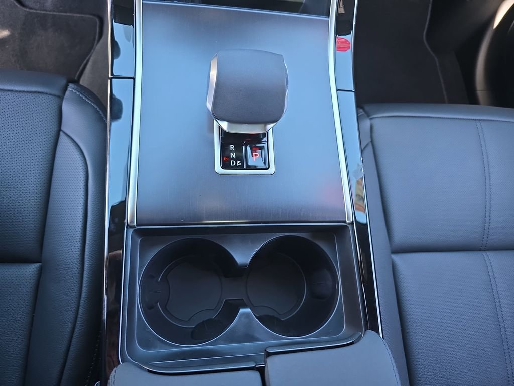 New 2026 Fuji White Land Rover Dynamic SE image 25