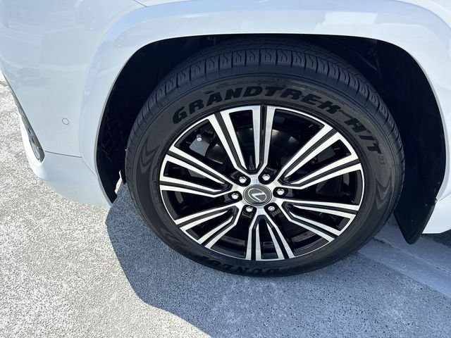 Certified Used 2025 White Lexus 700h Luxury image 10