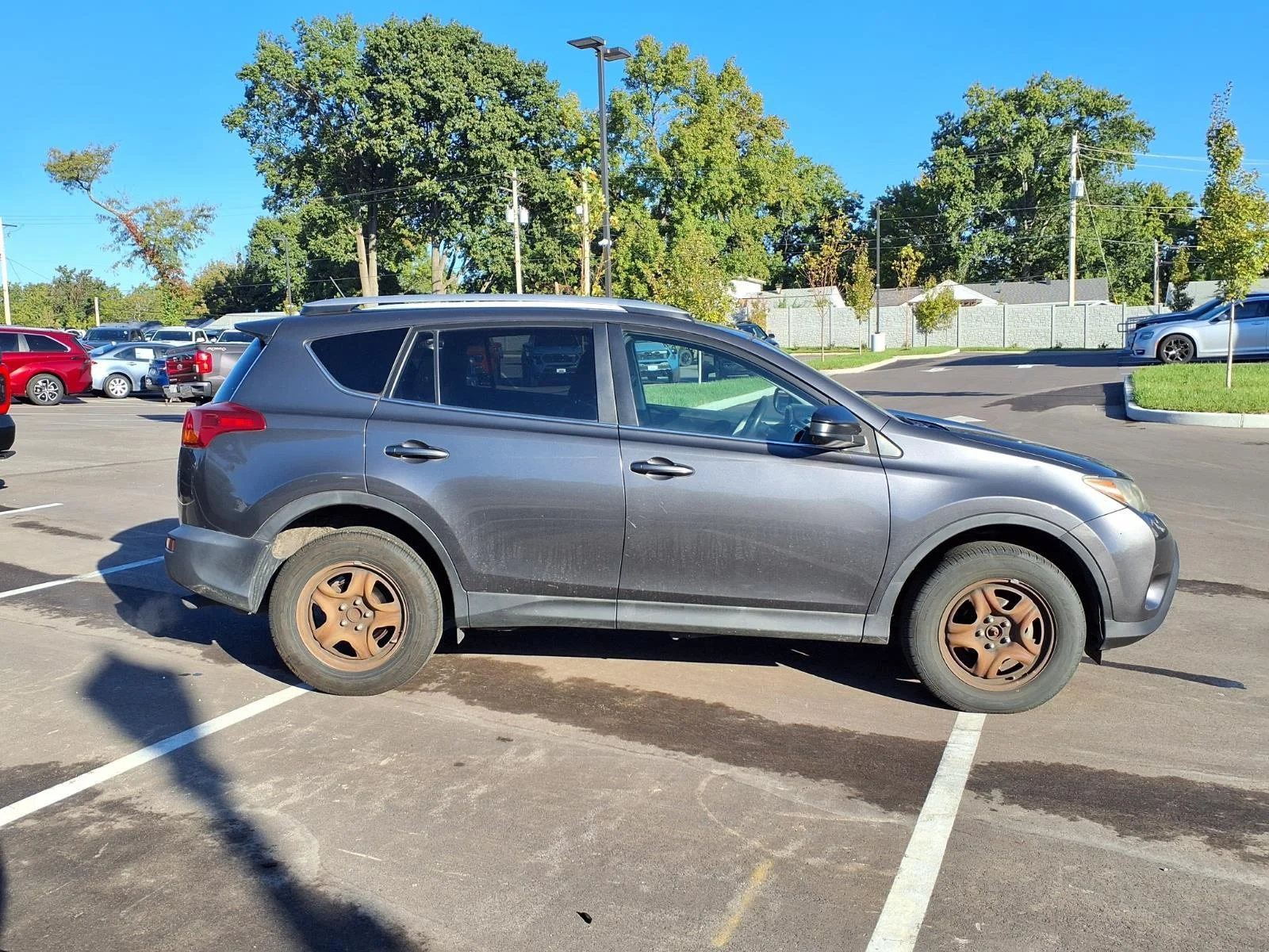 Used 2014 Toyota RAV4 LE with VIN 2T3ZFREVXEW100673 for sale in Kirkwood, MO