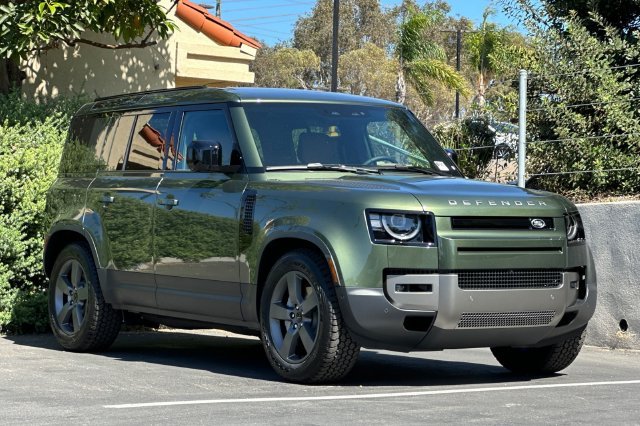New 2026 Woolstone Green Land Rover S image 7