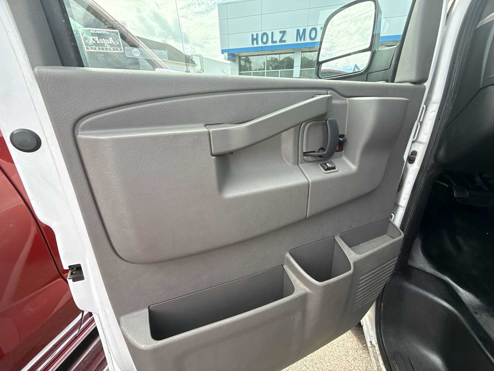 Used 2019 SUMMIT WHITE Chevrolet Work Van image 19