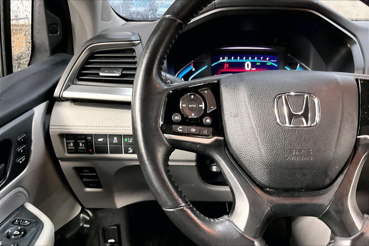 Used 2018 Modern Steel Metallic Honda EX-L image 23