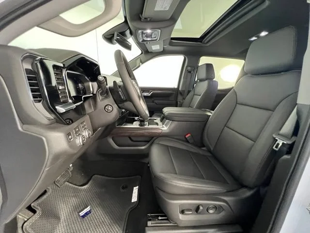 2026 GMC Sierra 1500 SLT - Photo 11
