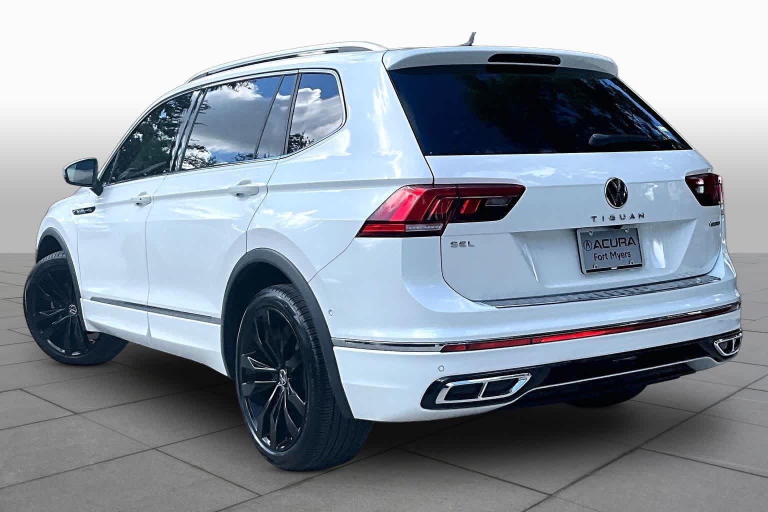 Used 2022 Oryx White Pearl Volkswagen SEL R-Line image 12