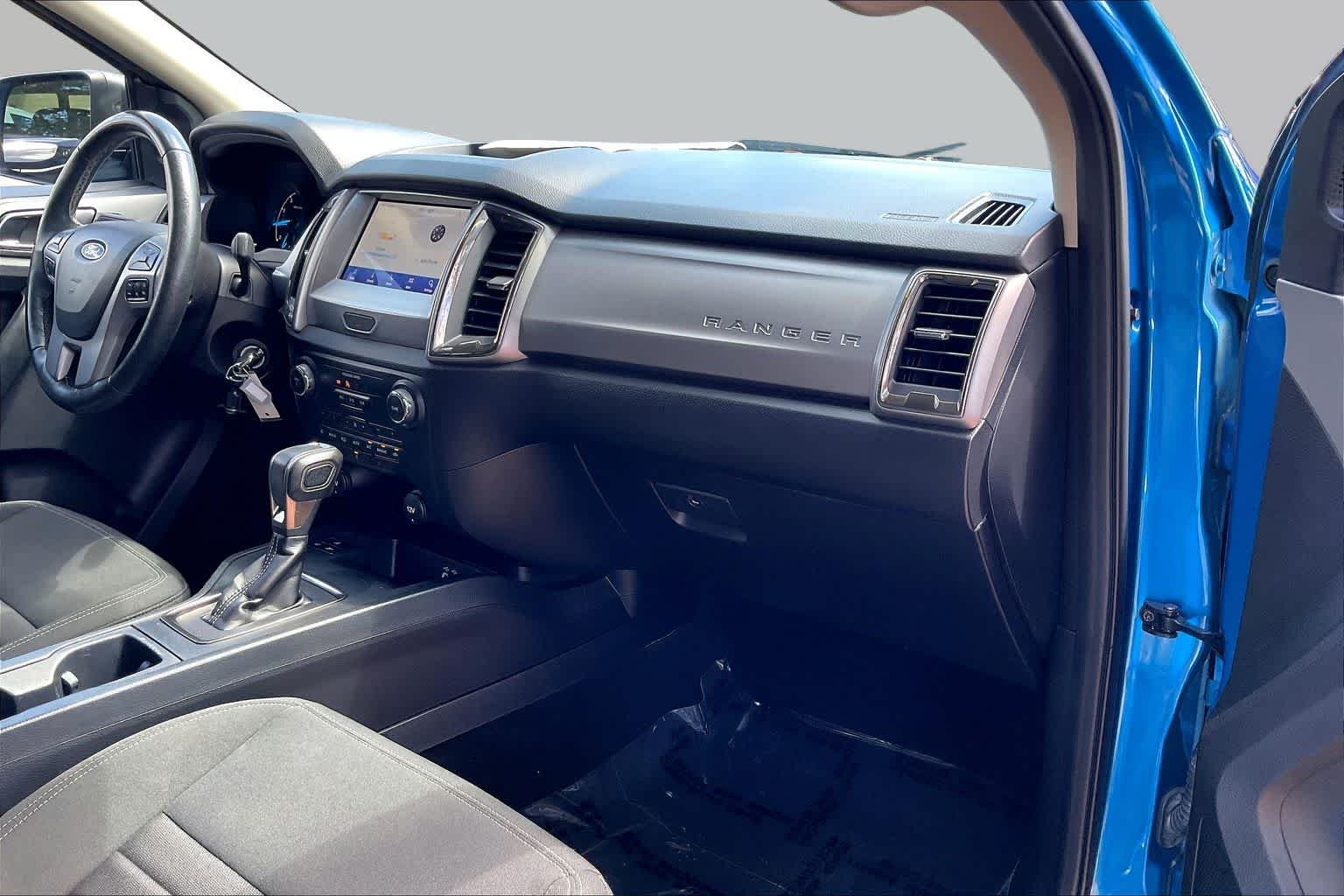 Used 2022 Velocity Blue Ford XLT image 16
