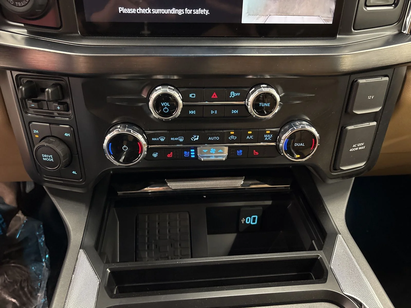 2025 Ford F-250 Super Duty Lariat - Photo 11